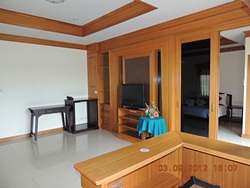 ٻͧѡ ç ó Թ Family Suite Narawan Hotel Hua-Hin